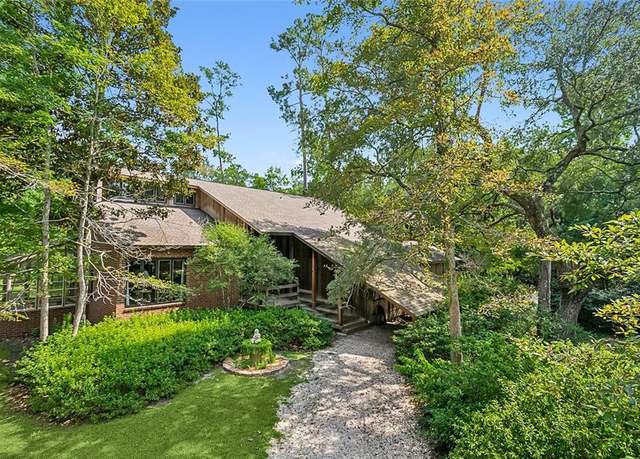 Property at 101 Lefleur Dr, Slidell, LA 70460, 4 beds, 3.5 baths