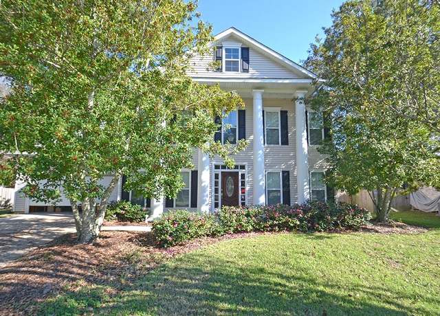 Property at 1294 Clearwater Dr, Mandeville, LA 70471, 4 beds, 3.5 baths