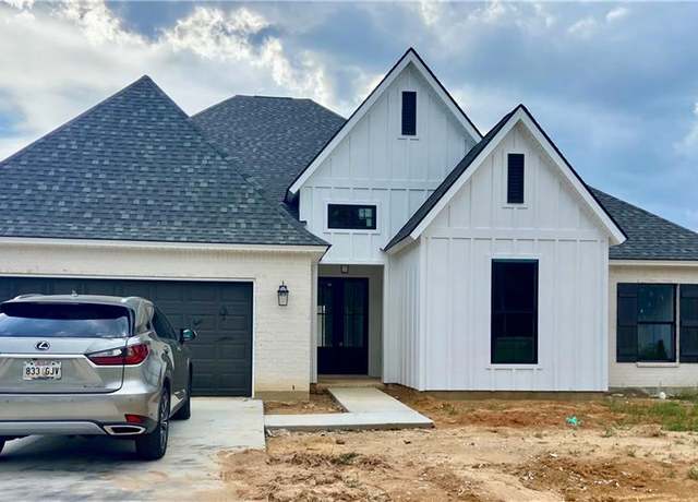 Property at 1140 Fox Sparrow Loop, LA 70447, 4 beds, 2.5 baths