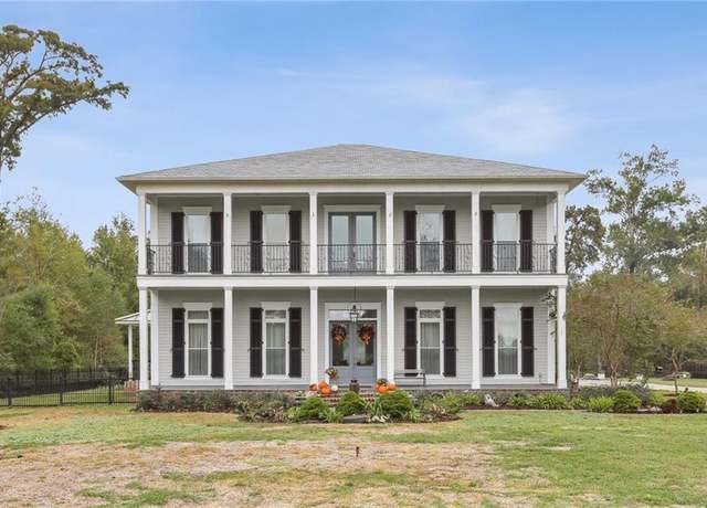 Property at 620 Delacroix Rd, New Orleans, LA 70131, 4 beds, 3.5 baths