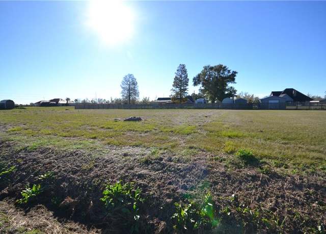 Property at 240 Treasure Dr, Raceland, LA 70394