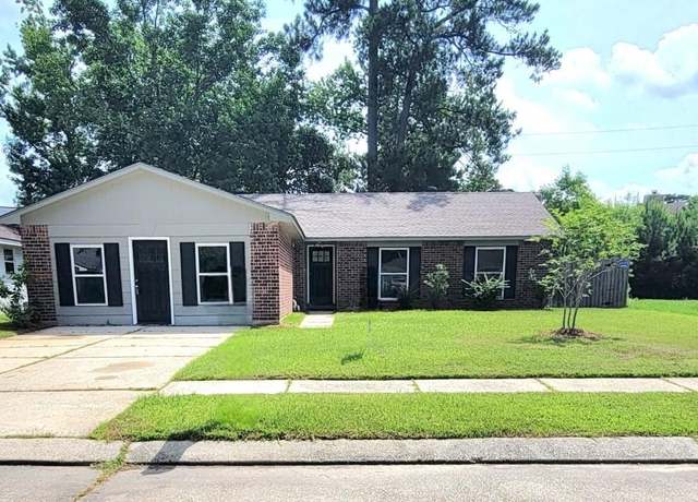Property at 625 Ridgewood Dr, Mandeville, LA 70471, 4 beds, 3 baths