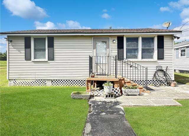 Property at 186 Oakland St, Kenner, LA 70062, 2 beds, 1 bath
