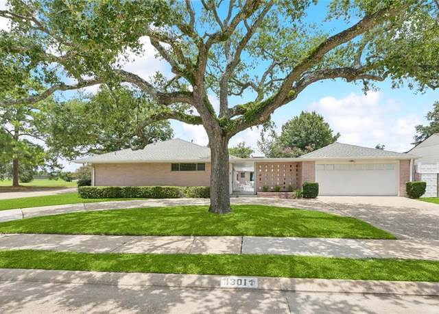 Property at 1301 Jay St, New Orleans, LA 70122, 4 beds, 2.5 baths