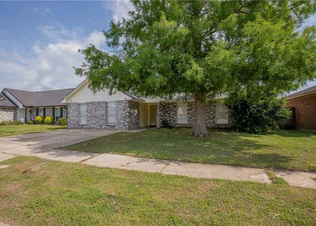 Property at 731 Lasalle Dr, La Place, LA 70068, 4 beds, 3 baths