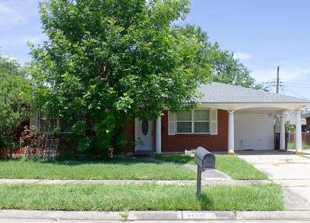 Property at 2120 Veronica Dr, Chalmette, LA 70043, 3 beds, 2 baths