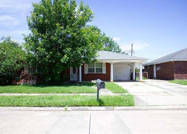 Property at 2120 Veronica Dr, Chalmette, LA 70043, 3 beds, 2 baths