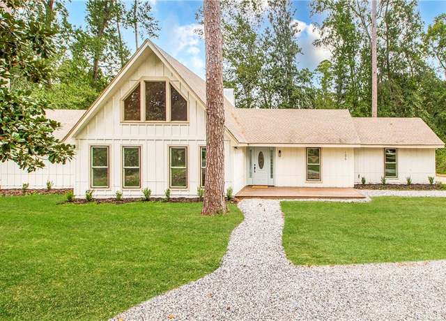 Property at 106 Woodlawn Ln, Mandeville, LA 70471, 4 beds, 3 baths