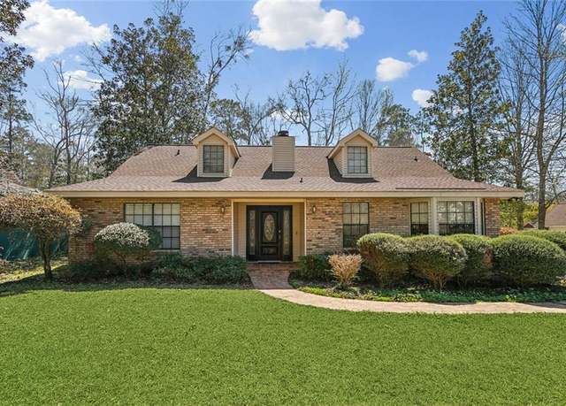 Property at 216 Spruce St, Mandeville, LA 70471, 3 beds, 2 baths