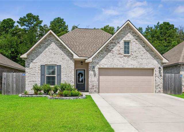 Property at 25777 Comfort Ln, Denham Springs, LA 70726, 4 beds, 3 baths