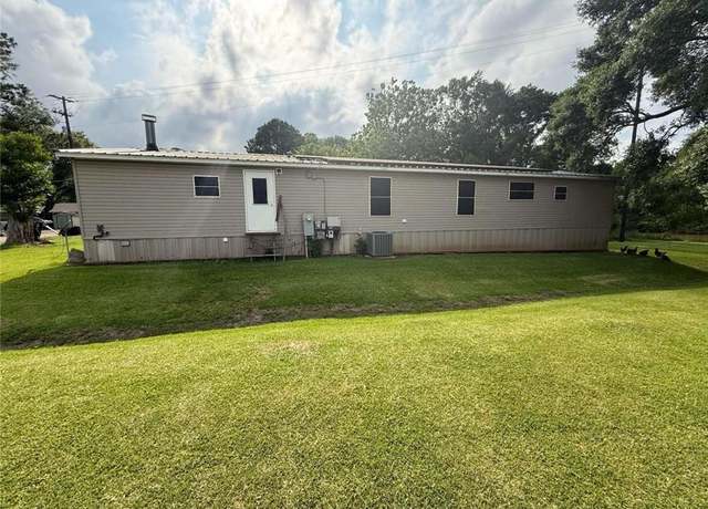 Property at 201 Sparrow St, New Iberia, LA 70563, 4 beds, 2 baths