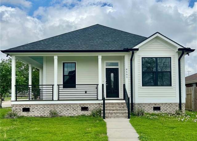 Property at 8501 Prince Dr, Chalmette, LA 70043, 3 beds, 2 baths