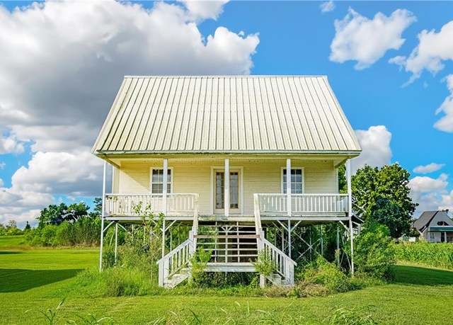 Property at 104 Garden Rd, Larose, LA 70373, 2 beds, 2 baths