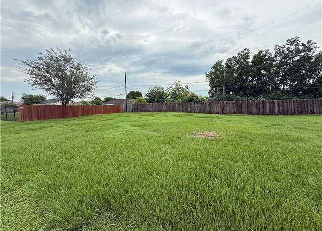 Property at 2341 Artillery Dr, Chalmette, LA 70043