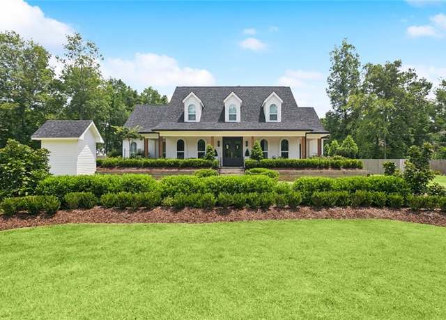 Property at 248 Penns Chapel Rd, Mandeville, LA 70471, 4 beds, 3.5 baths