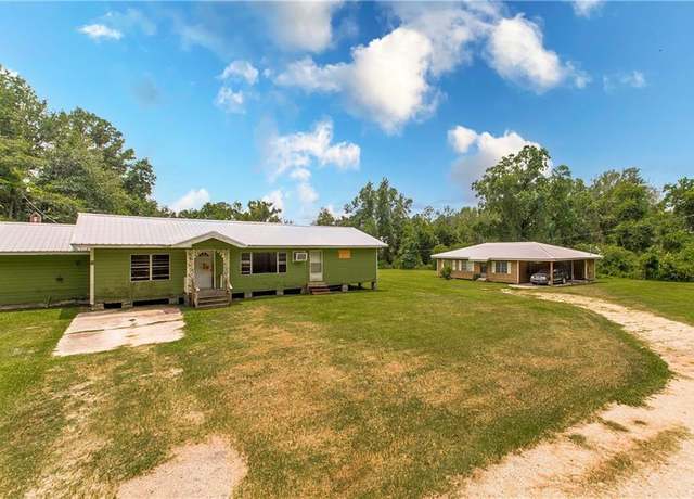 Property at 1970 Avenue L Ave, Bogalusa, LA 70427, 3 beds, 2 baths
