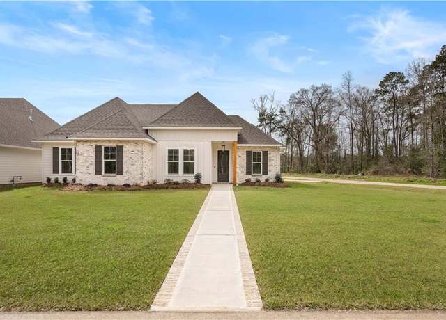Property at 1129 Abita River Dr, Covington, LA 70433, 4 beds, 2.5 baths
