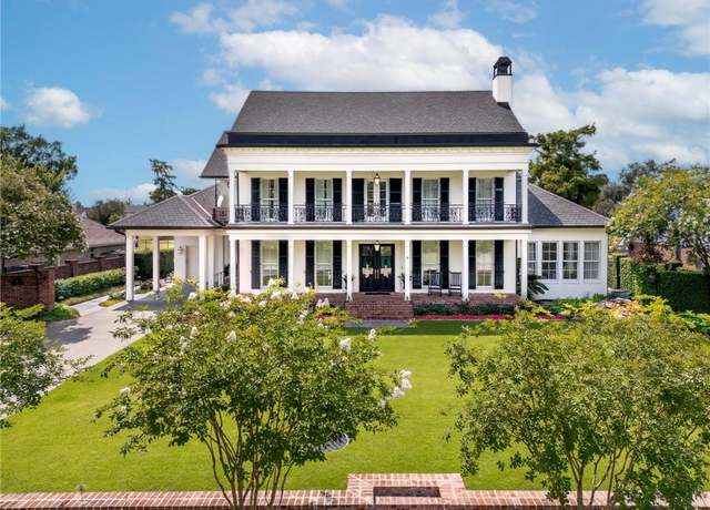 Property at 11 W Woodlawn Dr, Destrehan, LA 70047, 4 beds, 3.5 baths