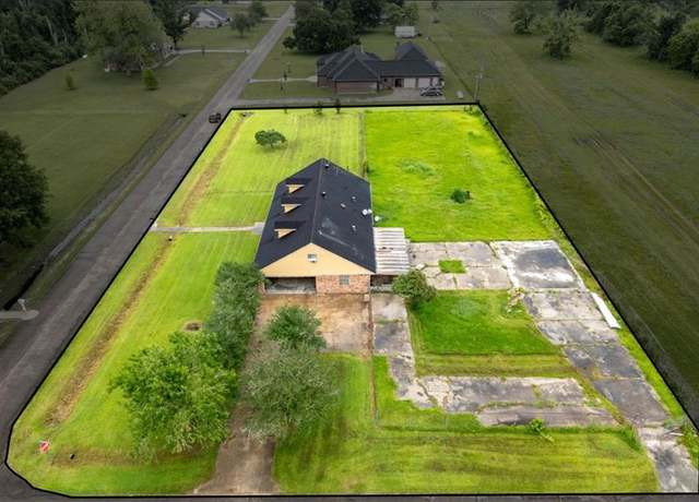 Property at 208 Hedgeford Dr, Gray, LA 70359, 5 beds, 3 baths