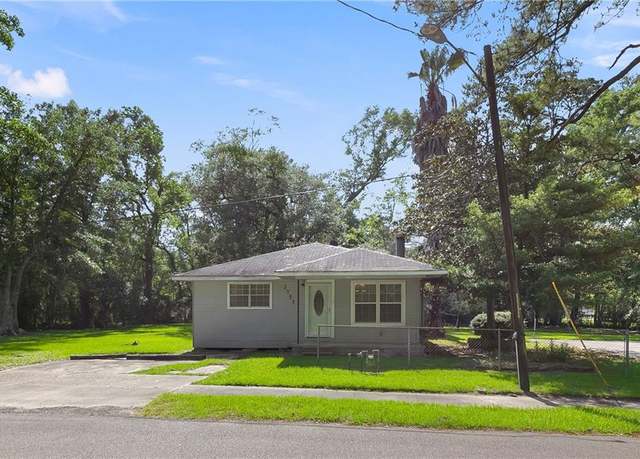 Property at 2751 Washington Ave, Slidell, LA 70458, 3 beds, 2 baths