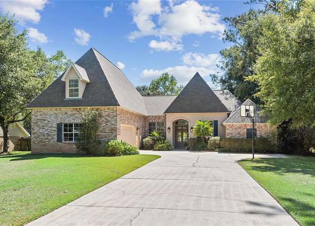 Property at 125 Country Club Dr, Covington, LA 70433, 4 beds, 3 baths