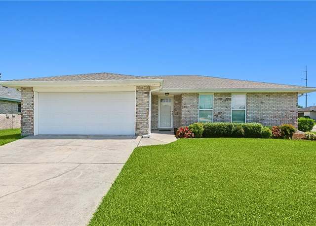 Property at 20 Cocodrie Ct, Kenner, LA 70065, 3 beds, 2 baths