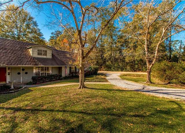 Property at 205 E 5th Ave, Covington, LA 70433, 4 beds, 2.5 baths
