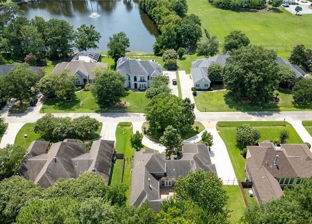 Property at 1446 Rue Bayonne, Mandeville, LA 70471, 4 beds, 4.5 baths