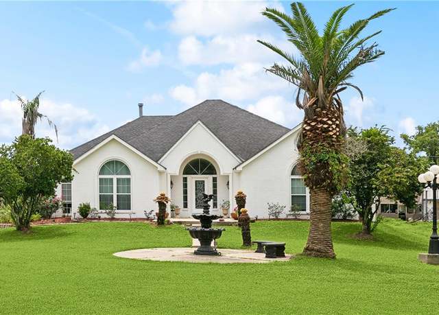 Property at 5227 Shady Park Dr, Marrero, LA 70072, 4 beds, 2.5 baths