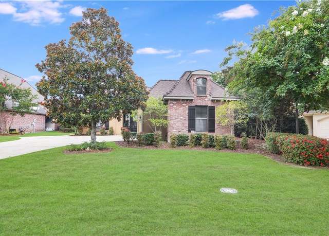 Property at 228 High St, Abita Springs, LA 70420, 3 beds, 2.5 baths