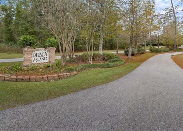 Property at 23 Brady Island Ln, Madisonville, LA 70447