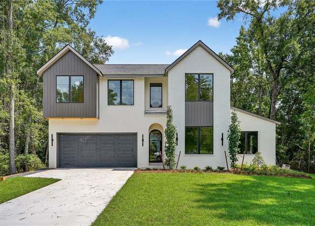 Property at 800 Tradition Dr, Covington, LA 70433, 4 beds, 3.5 baths