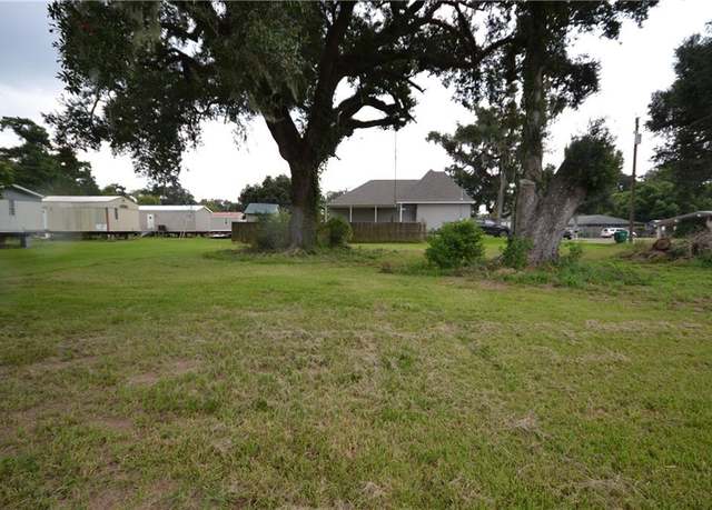 Property at 101 Mitchell Ln, Des Allemands, LA 70030