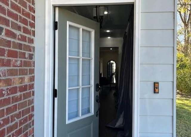 Property at 15314 Jack Henry Dr, Baton Rouge, LA 70816, 3 beds, 2.5 baths
