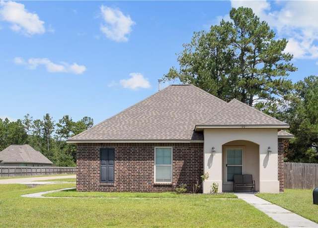 Property at 1001 E Creek Ct, Covington, LA 70435, 3 beds, 2 baths