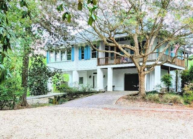 Property at 71012 Riverside Dr, Covington, LA 70433, 2 beds, 2.5 baths