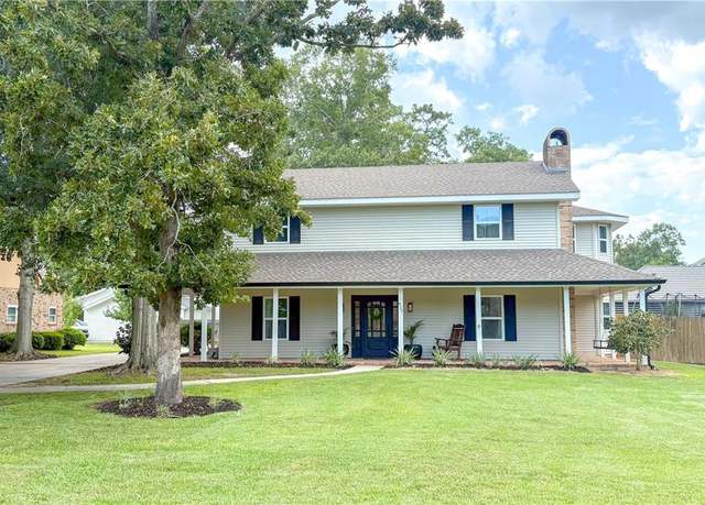 Property at 917 Winona Drive Dr, Mandeville, LA 70471, 4 beds, 2.5 baths
