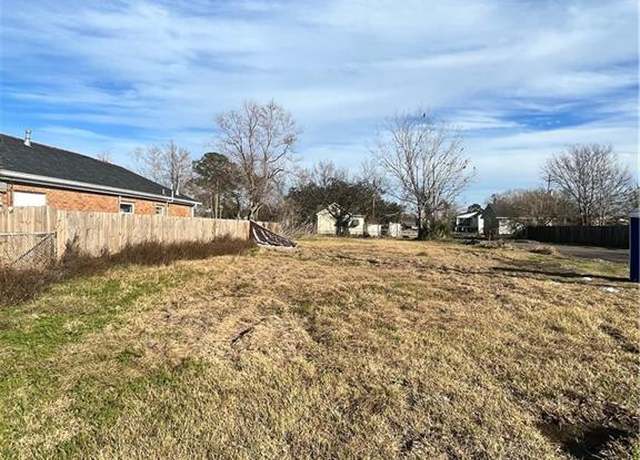 Property at 4801 Eastview Dr, New Orleans, LA 70126