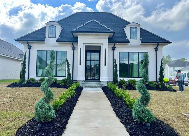 Property at 113 Wood Duck Dr, Belle Chasse, LA 70037, 4 beds, 2.5 baths