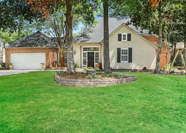 Property at 663 Maple St, Mandeville, LA 70448, 3 beds, 2 baths