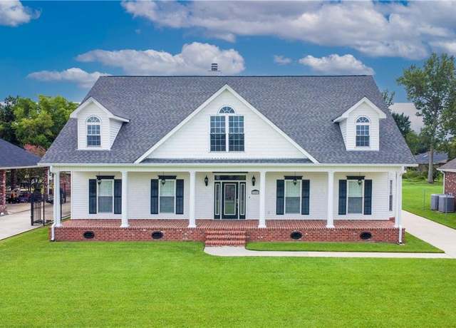 Property at 160 Belle Grove Dr, La Place, LA 70068, 4 beds, 3 baths