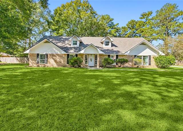 Property at 25649 Colonial Pl, Denham Springs, LA 70726, 4 beds, 3 baths
