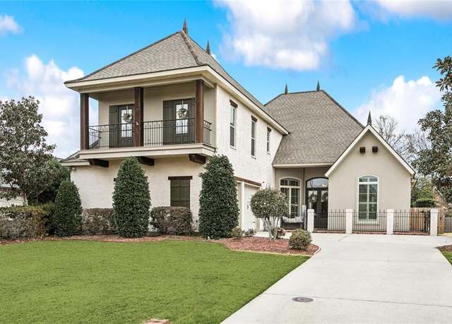 Property at 610 Pelican Crest Ct, Belle Chasse, LA 70037, 4 beds, 4 baths