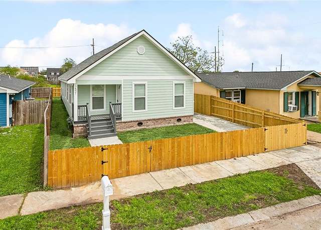 Property at 7531 Forest Glen Rd, New Orleans, LA 70127, 3 beds, 2 baths