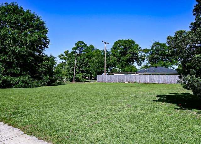 Property at 50 Packenham Ave, Chalmette, LA 70043