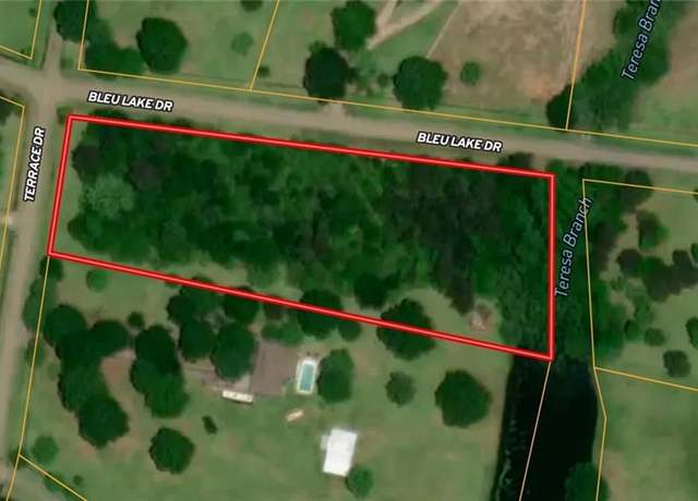 Property at 35 Bleu Lake Dr, Covington, LA 70435