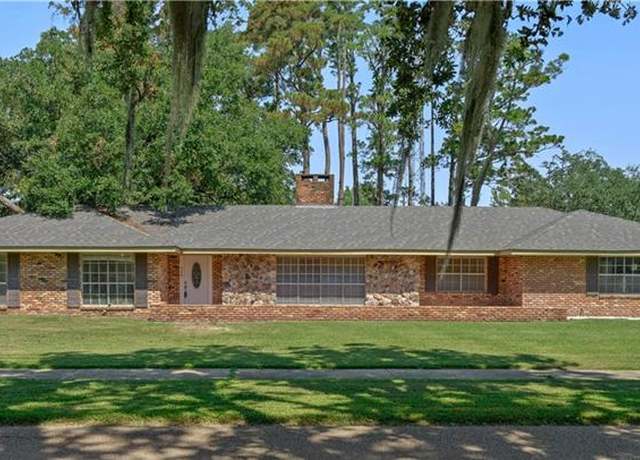 Property at 600 Morgan St, Madisonville, LA 70447, 3 beds, 2 baths