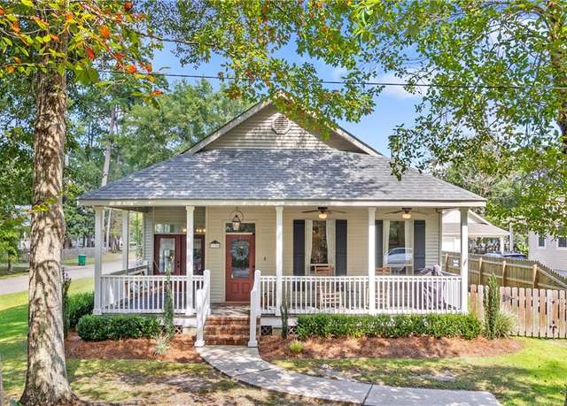 Property at 71300 St. Mary St, Abita Springs, LA 70420, 3 beds, 2 baths