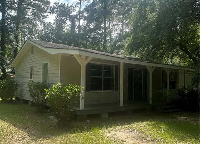 Property at 25594 W Spruce St, Lacombe, LA 70445, 3 beds, 2 baths