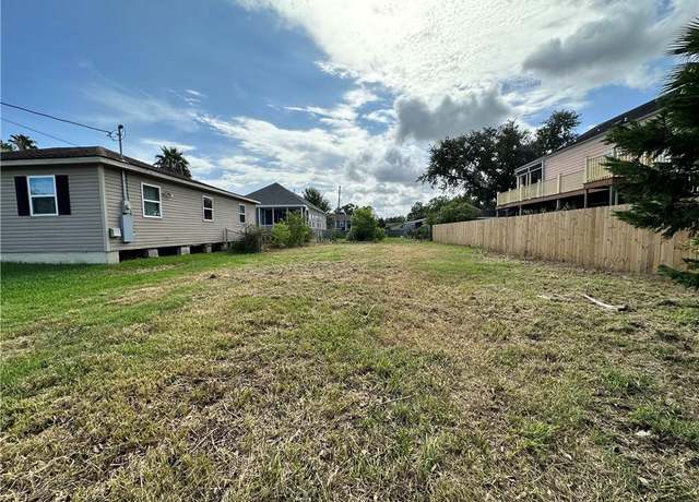 Property at 6017 Warrington Dr, New Orleans, LA 70122